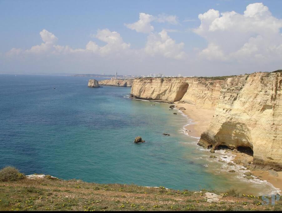 Spacious Two Bedroom Apt, 200M From The Beach Carvoeiro (Lagoa) Exterior foto